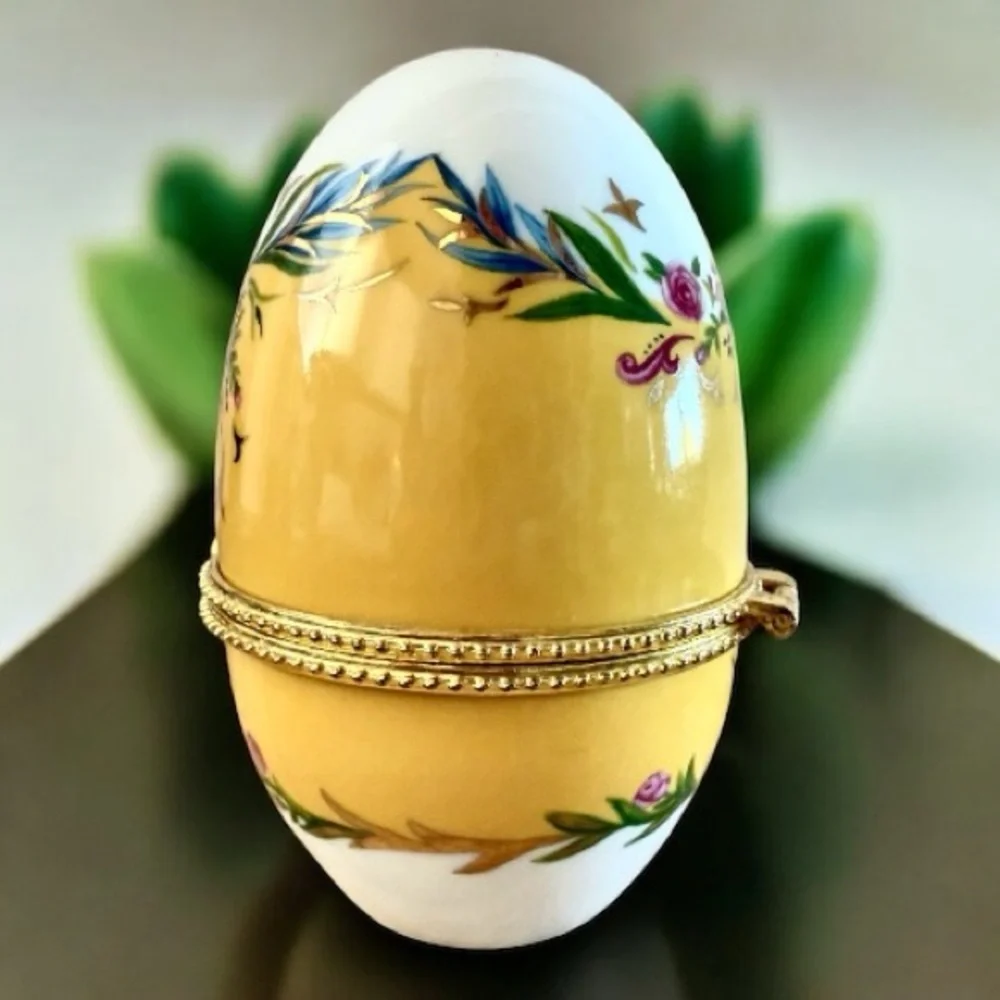 Jean Desprez Bal a Versailles 2003 Porcelain Hinged Rare Vintage Trinket Egg - Picture 7 of 9